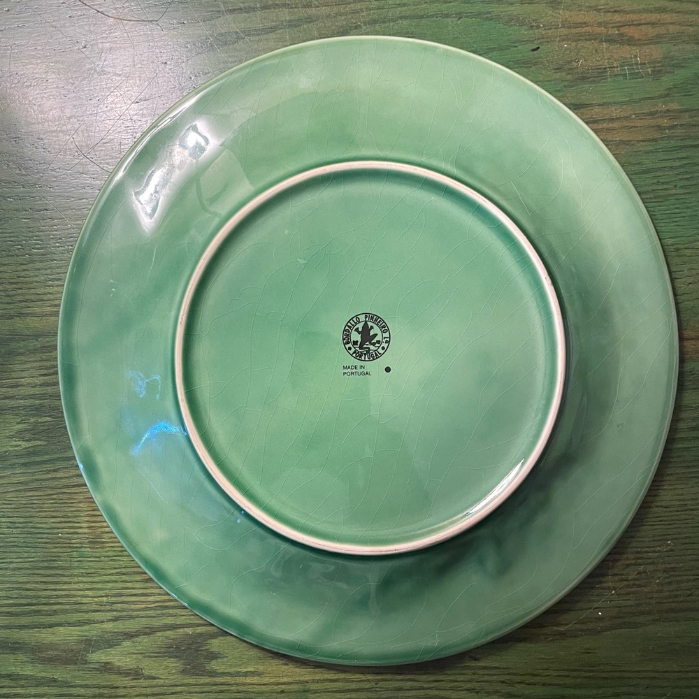 Bordallo Pinheiro 14” Green Grape Serving Plate Platter - Picture 2 of 2